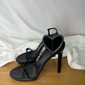 Limited Edition Tom Ford Era Gucci Heart Heels